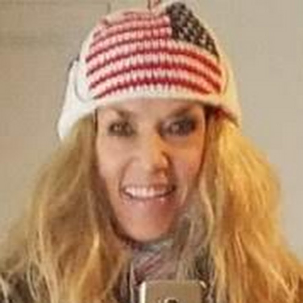 Meet your Posher, Lesly